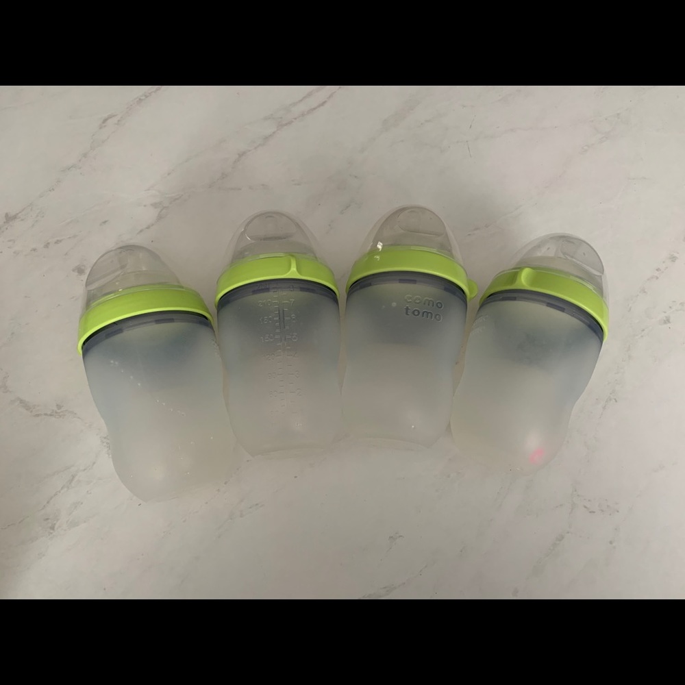 Comotomo Set of 4 Bottles